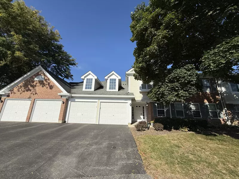 1404 Apricot CT #D, Mount Prospect, IL 60056