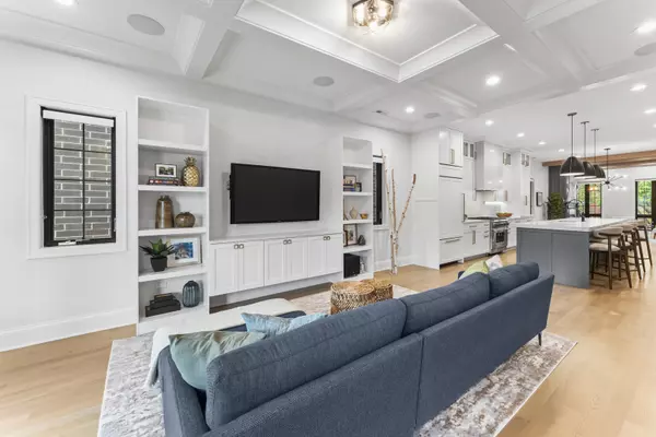 Chicago, IL 60614,1427 W Wrightwood AVE #2