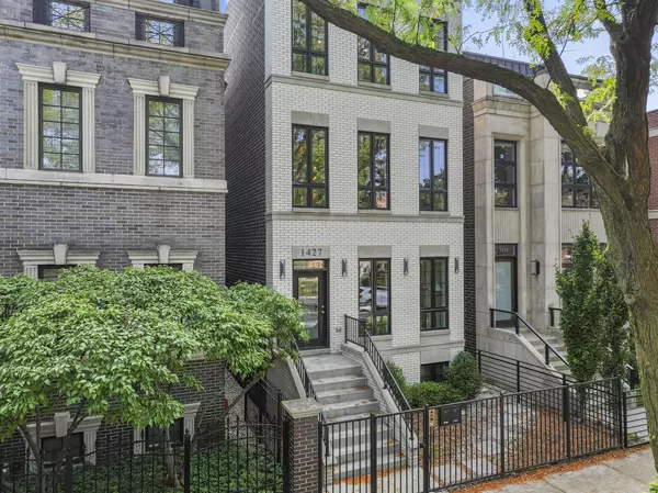 Chicago, IL 60614,1427 W Wrightwood AVE #2