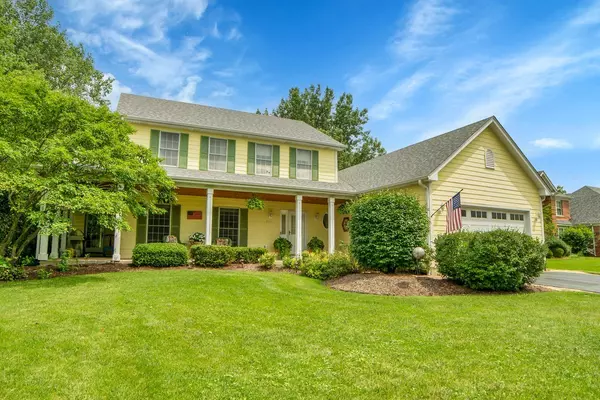 West Chicago, IL 60185,867 HONEYSUCKLE AVE