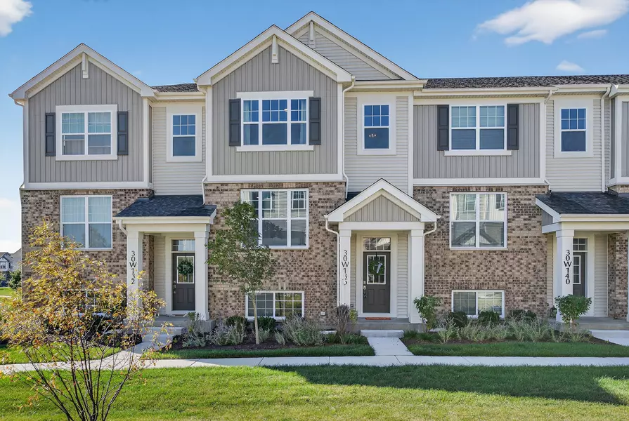 30W136 Wheeler CIR, Warrenville, IL 60563