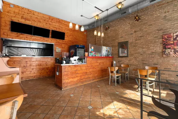 Chicago, IL 60622,1608 W North AVE