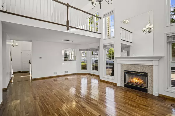 Des Plaines, IL 60018,807 Fairmont CT