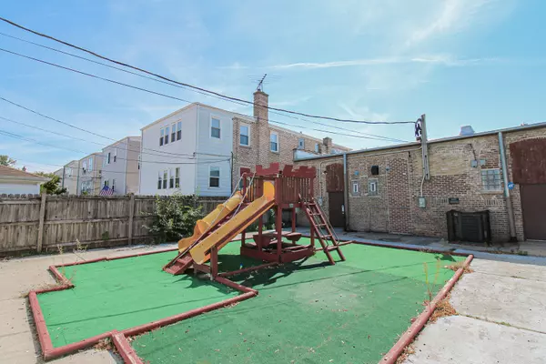 Chicago, IL 60646,5897 N Elston AVE