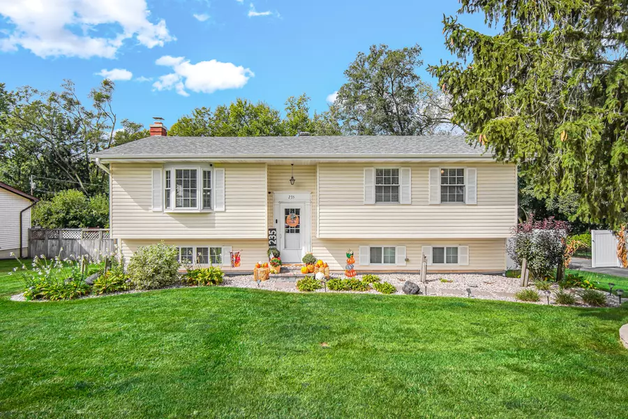 235 Roberts RD, New Lenox, IL 60451