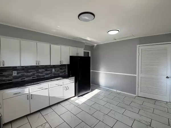 Chicago Heights, IL 60411,105 S Floyd LN