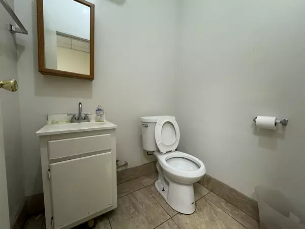 Chicago, IL 60640,1706 W Lawrence AVE