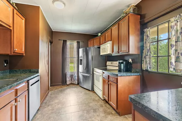 Dekalb, IL 60115,318 S 8th ST