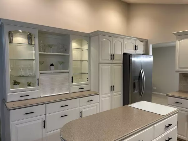 Schaumburg, IL 60193,831 Pinehurst LN