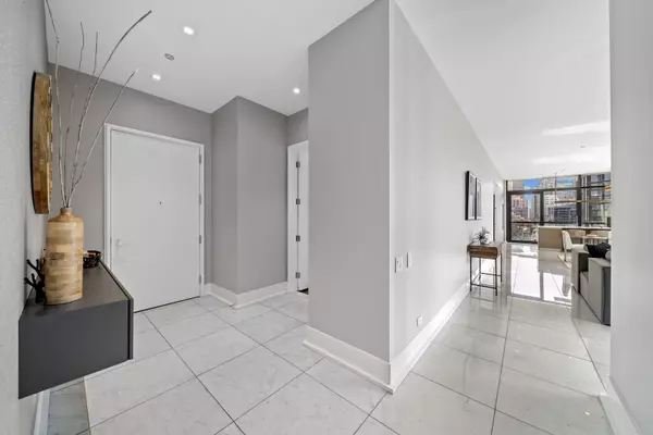 Chicago, IL 60654,400 W Huron ST #1001