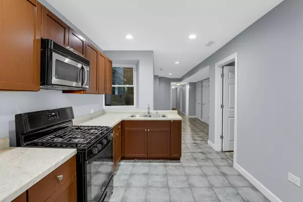 Chicago, IL 60623,3551 W Douglas BLVD #G