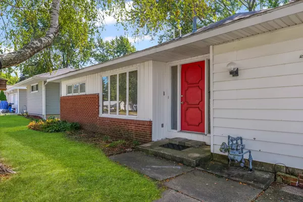 Champaign, IL 61821,1607 W Healey ST