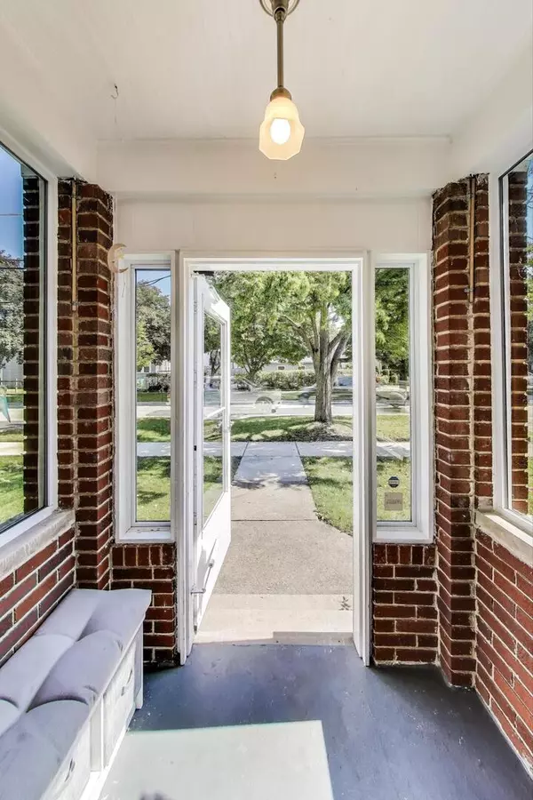Highland Park, IL 60035,1572 McDaniels AVE