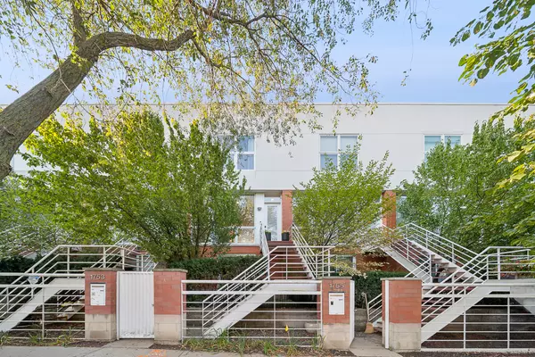 1753 W Wellington AVE,  Chicago,  IL 60657