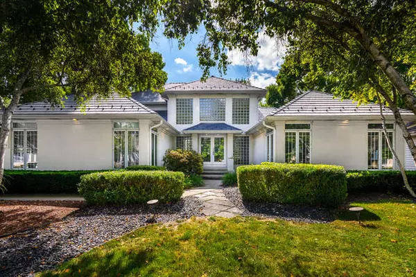 2255 Palmer CIR, Naperville, IL 60564