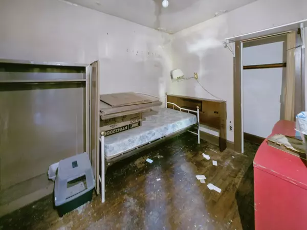 Chicago, IL 60707,2714 N New England AVE