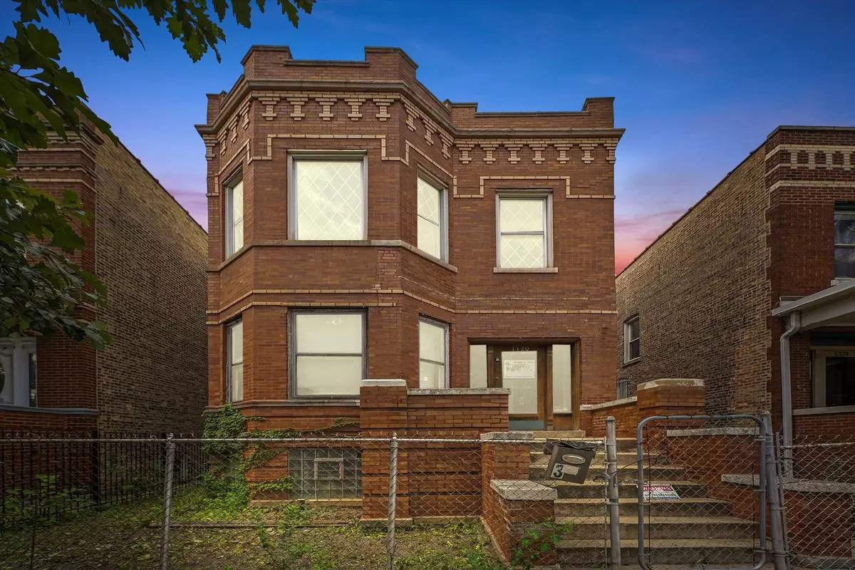 Chicago, IL 60651,1320 N Homan AVE