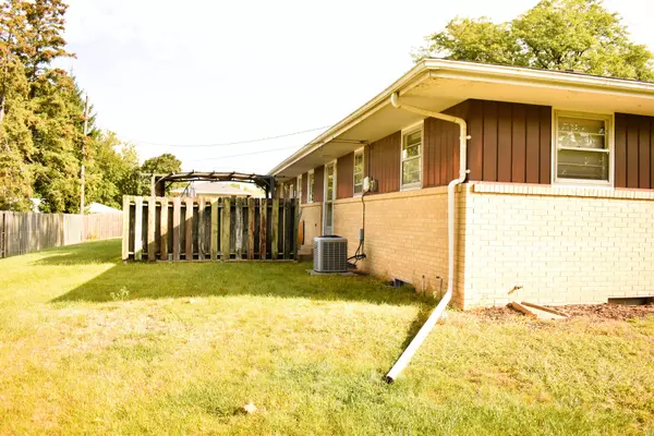Rockford, IL 61114,2205 WYOMING DR