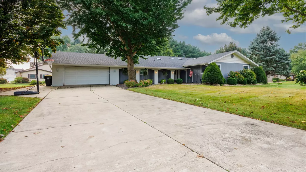 Bloomington, IL 61705,8989 Tamarac WAY