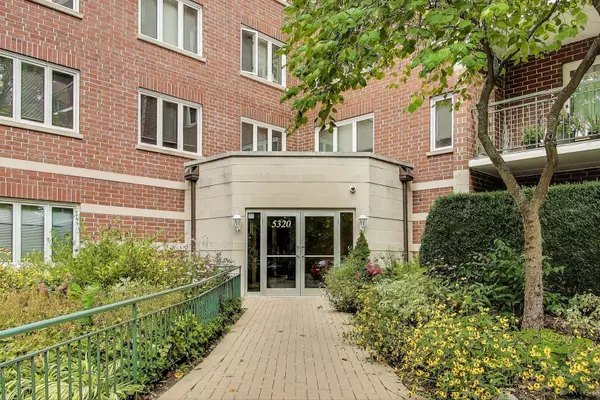 Chicago, IL 60630,5320 N Lowell AVE #206