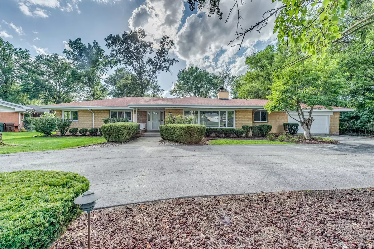 Olympia Fields, IL 60461,690 Birch LN