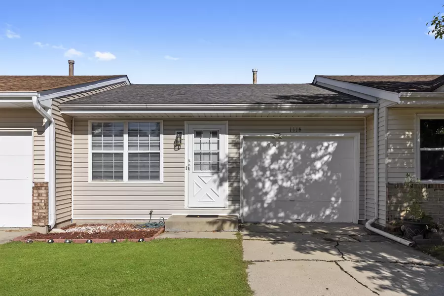 1114 RIVERWOOD DR #1114, Algonquin, IL 60102