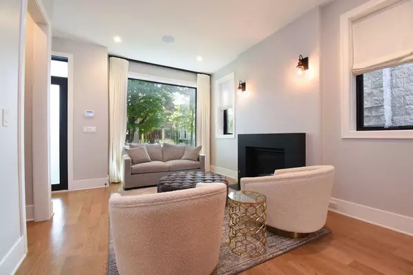 Chicago, IL 60613,3644 N Bosworth AVE