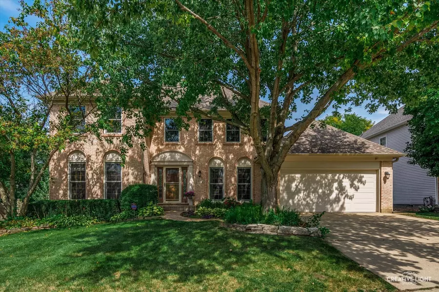 1924 Vassar DR, Naperville, IL 60565