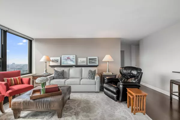 Chicago, IL 60610,Address not disclosed