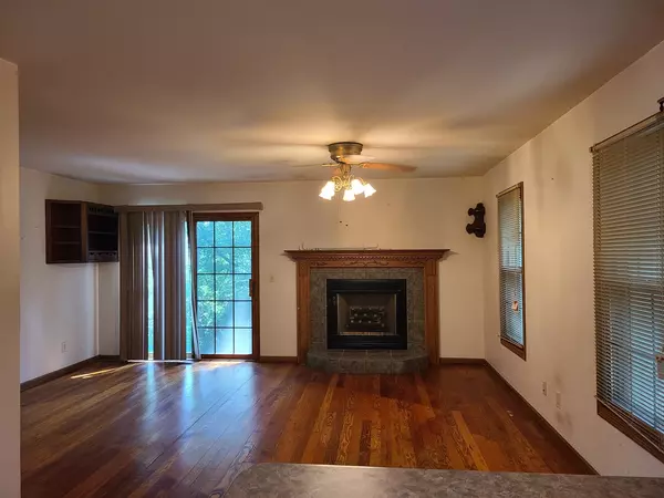 Utica, IL 61373,2871 E 777th RD