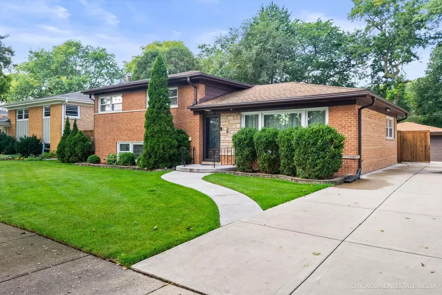 9224 Menard AVE, Morton Grove, IL 60053