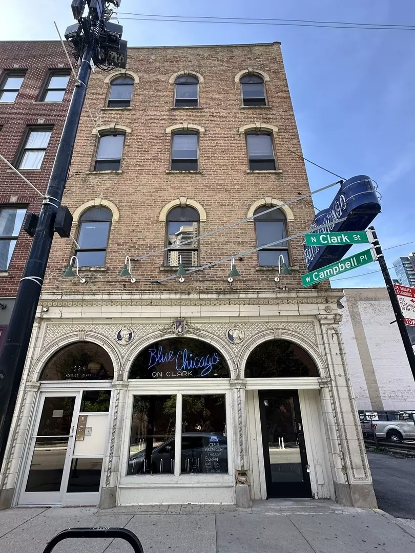 Chicago, IL 60654,536 N Clark ST #3