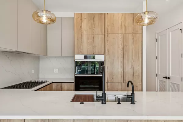 Chicago, IL 60622,2456 W Cortez ST #2E