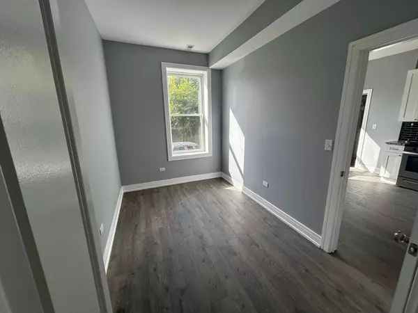 Chicago, IL 60623,1924 S Albany AVE #3R