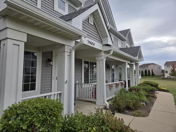 Beach Park, IL 60083,39694 N Warren LN N #39694