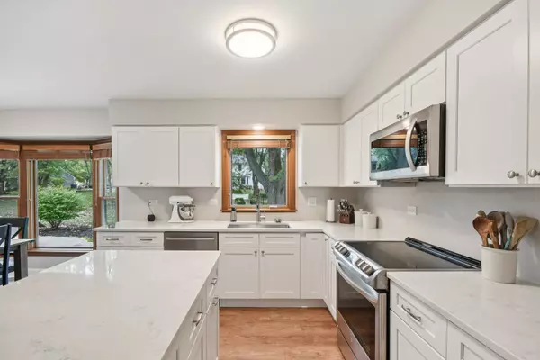 Geneva, IL 60134,106 Bridgeport LN