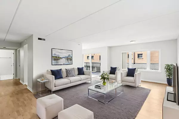 Evanston, IL 60202,811 Chicago AVE #309