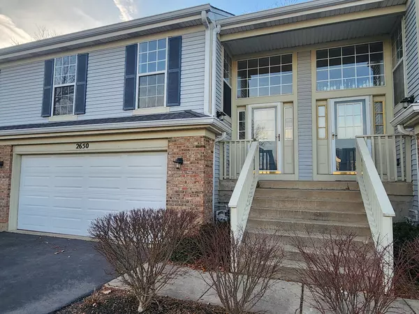 2650 S Embers LN, Arlington Heights, IL 60005