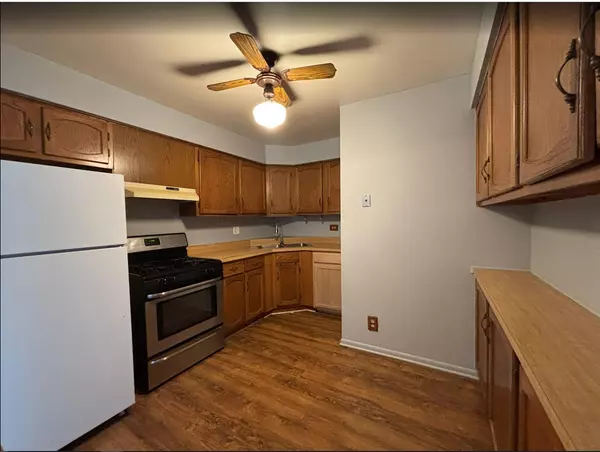 Aurora, IL 60504,231 GREGORY ST #11