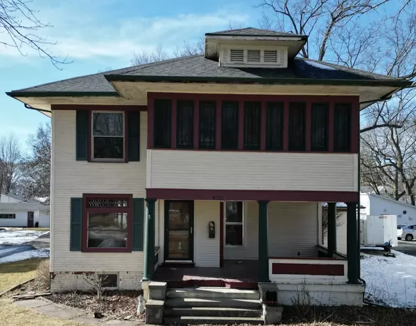 623 S 4th ST, Watseka, IL 60970
