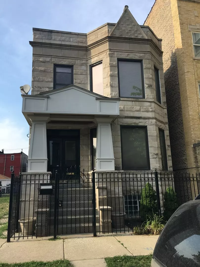 Chicago, IL 60651,3252 W Crystal ST #2