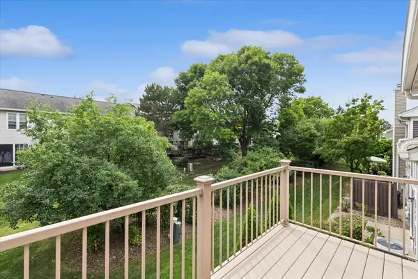 Itasca, IL 60143,388 E Tall Oaks LN #388