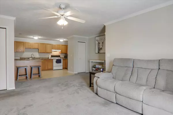 Bloomington, IL 61704,1040 Ekstam DR #107