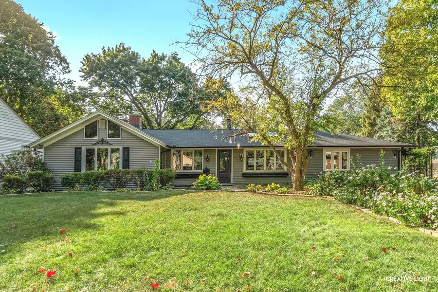 911 S 7th ST, St. Charles, IL 60174