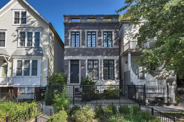 1424 W Barry AVE, Chicago, IL 60657
