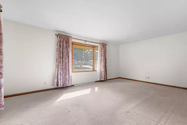 Rockford, IL 61108,603 Blenheim DR