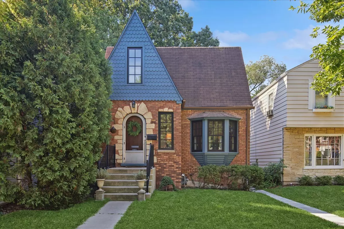 Evanston, IL 60202,1916 Keeney ST