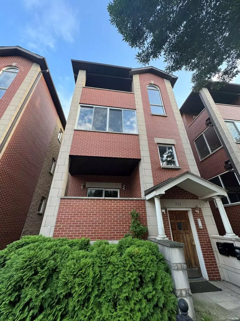 Chicago, IL 60616,711 W 31st ST #1