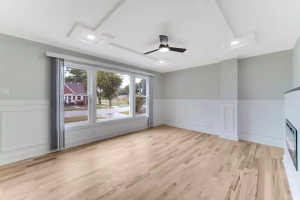 Chicago, IL 60628,9701 S Avalon AVE