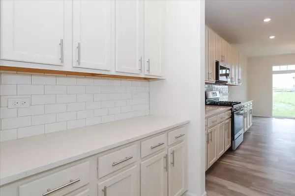 Oswego, IL 60543,860 Preston CT